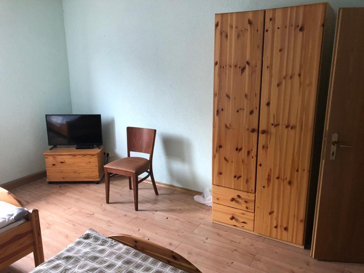 Monteurunterkunft Oberhausen-Rheinhausen Екстериор снимка